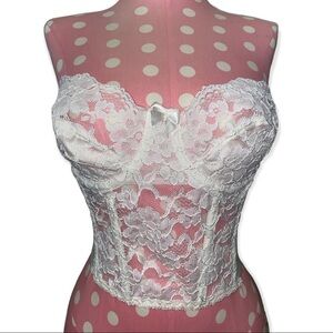 Vintage 90’s Victoria’s Secret ivy lace bustier